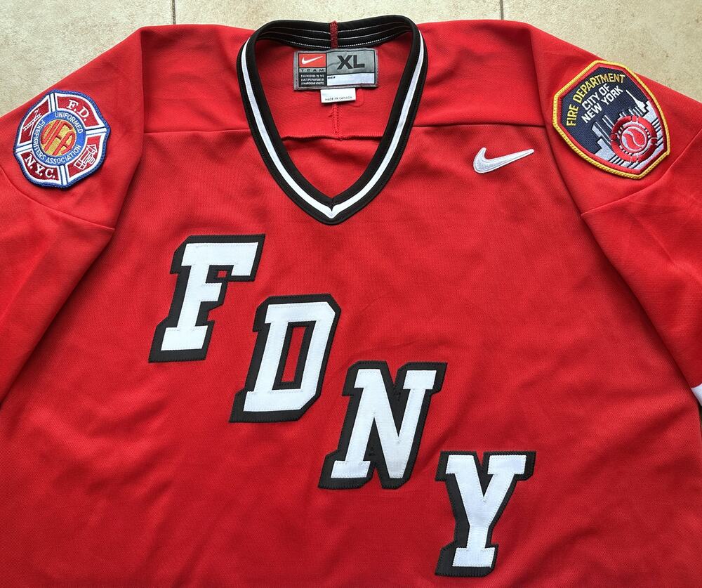 FDNY Hockey 2001 NIKE Team jersey 9/11 New York Firefighters red XL vintage NHL